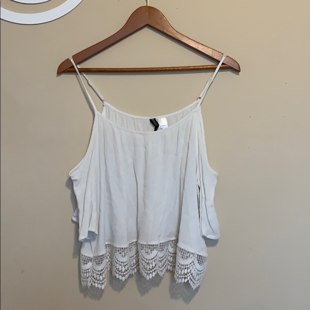 Women’s Crochet Detail Cold Shoulder Tank Top